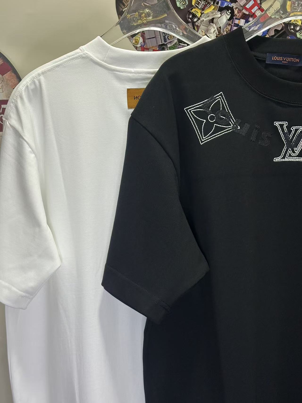 LOUIS VUITTON L26754 Short Sleeve T-Shirt Style 1