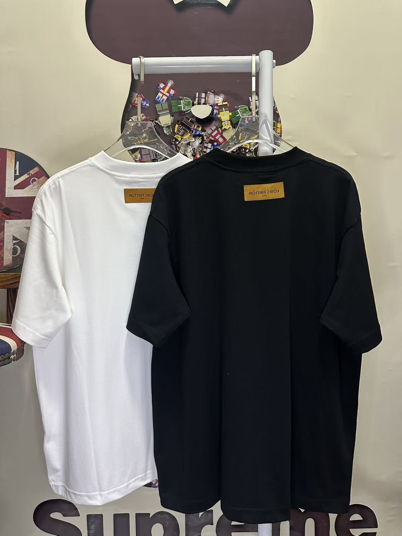 LOUIS VUITTON L26754 Short Sleeve T-Shirt Style 1