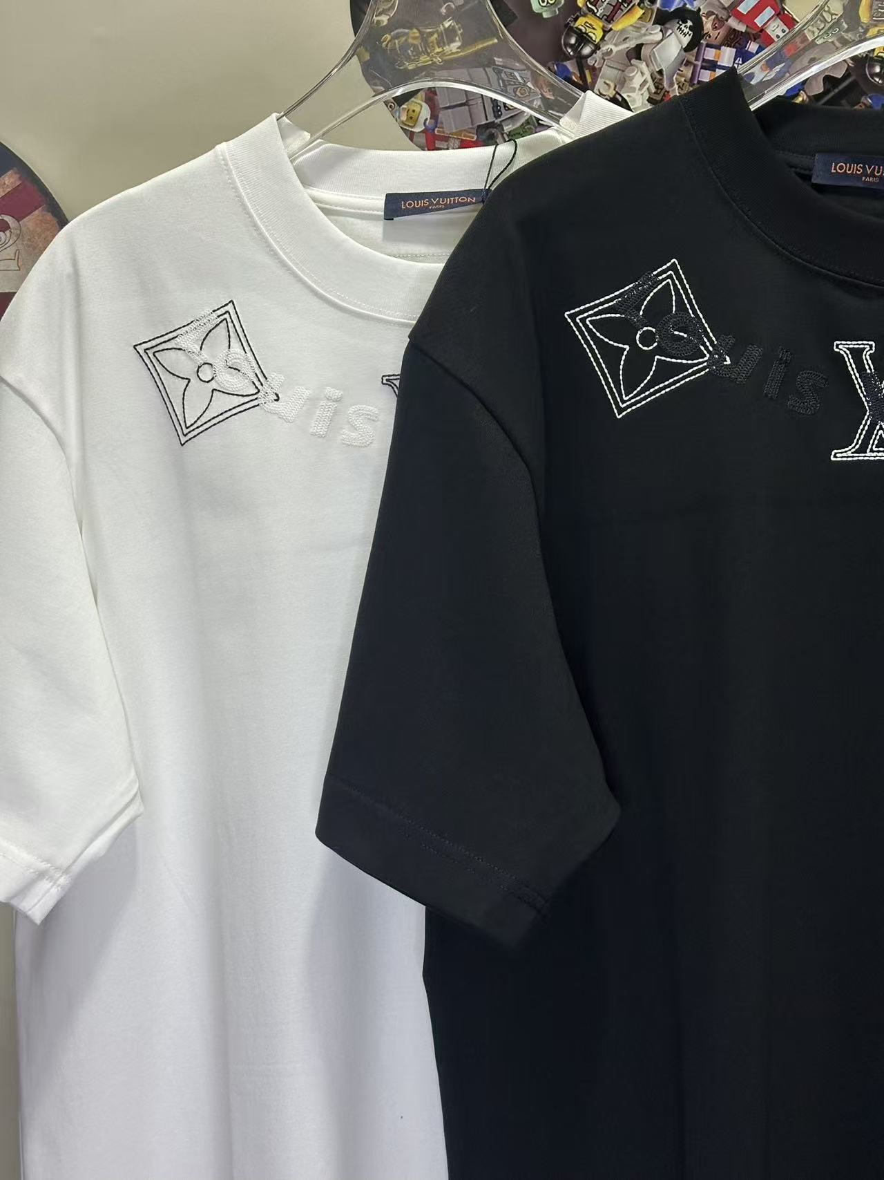LOUIS VUITTON L26754 Short Sleeve T-Shirt Style 1