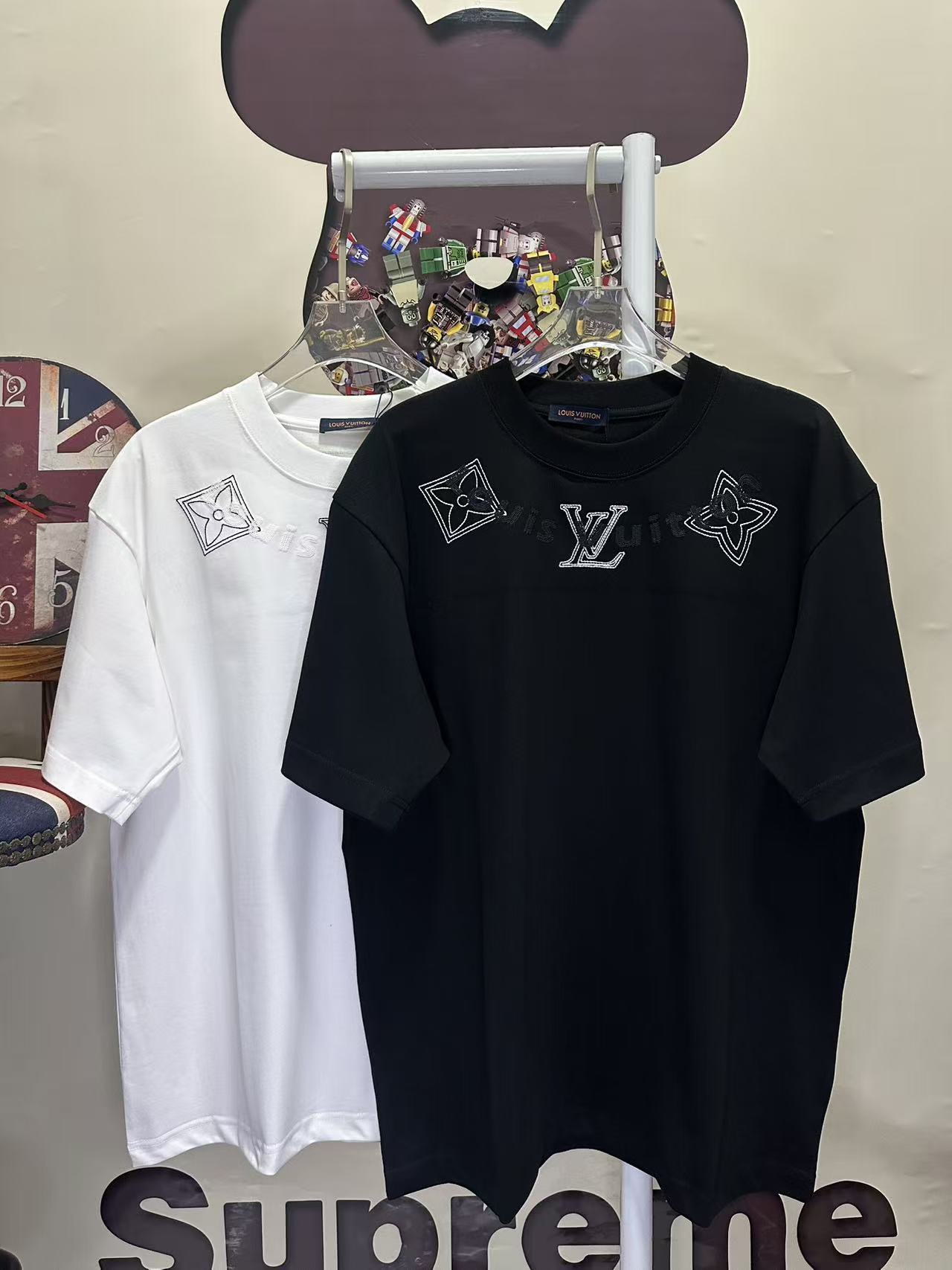 LOUIS VUITTON L26754 Short Sleeve T-Shirt Style 1
