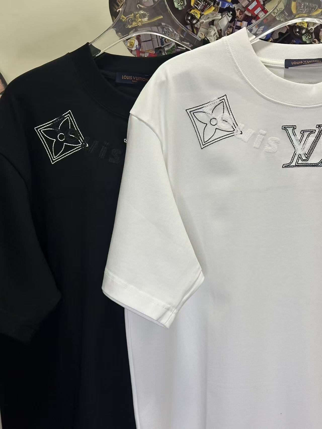 LOUIS VUITTON L26754 Short Sleeve T-Shirt Style 2