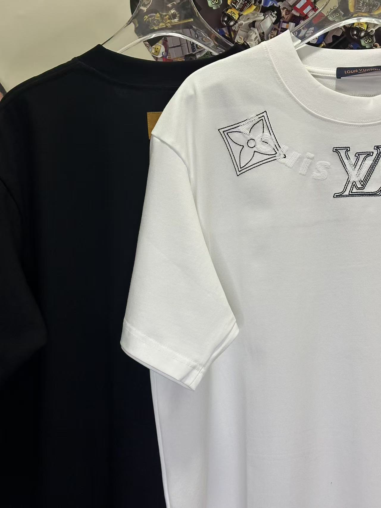 LOUIS VUITTON L26754 Short Sleeve T-Shirt Style 2