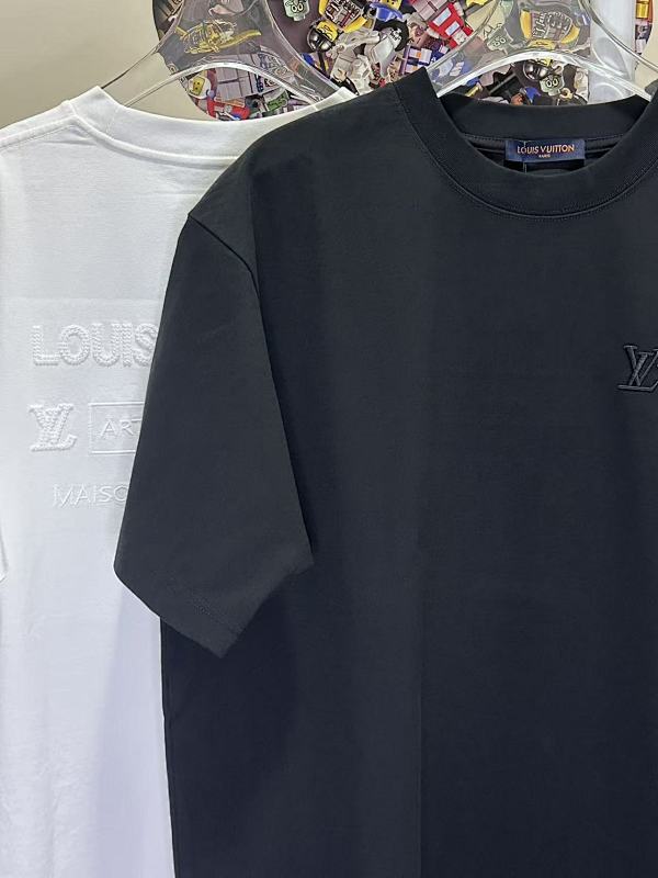 LOUIS VUITTON L26757 Short Sleeve T-Shirt Style 1
