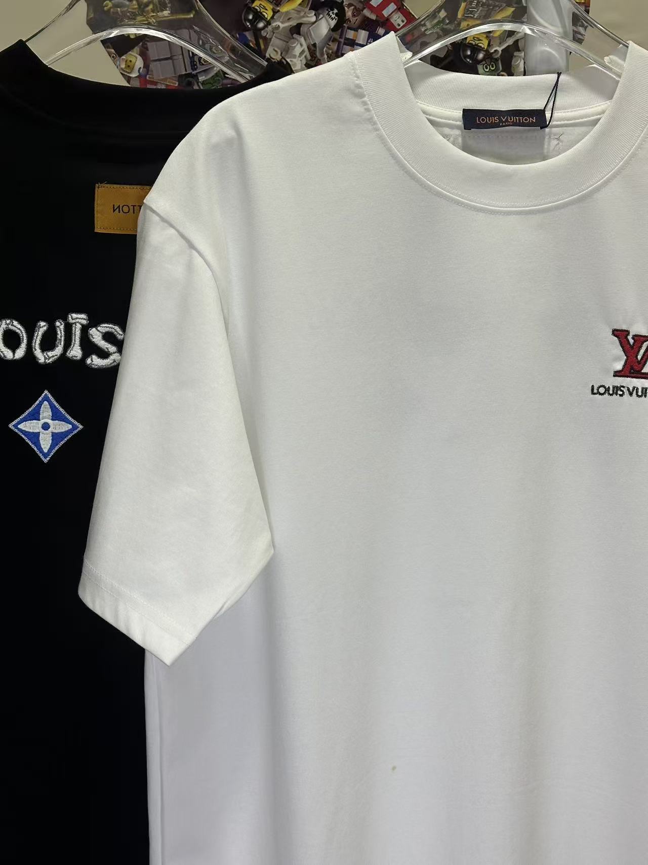 LOUIS VUITTON L26767 Short Sleeve T-Shirt Style 1