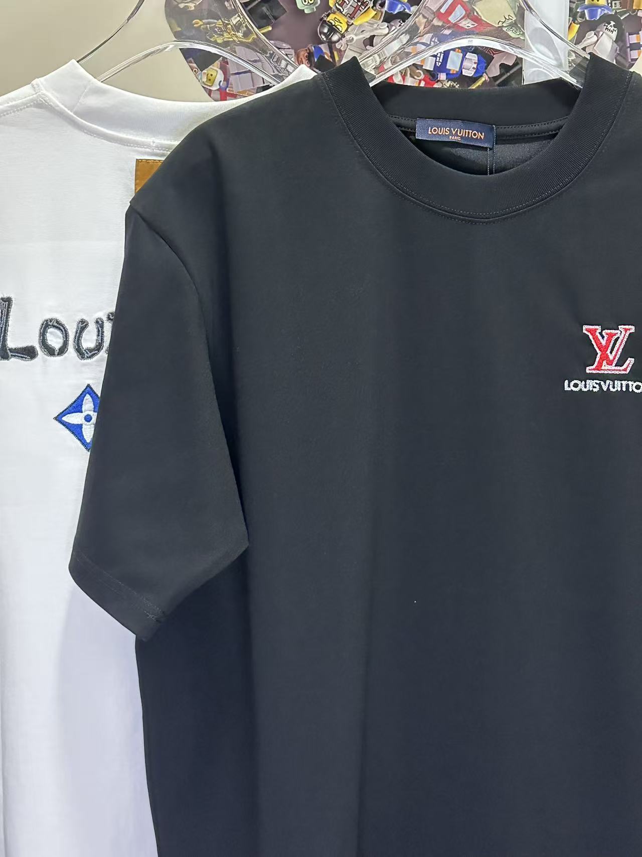 LOUIS VUITTON L26767 Short Sleeve T-Shirt Style 2