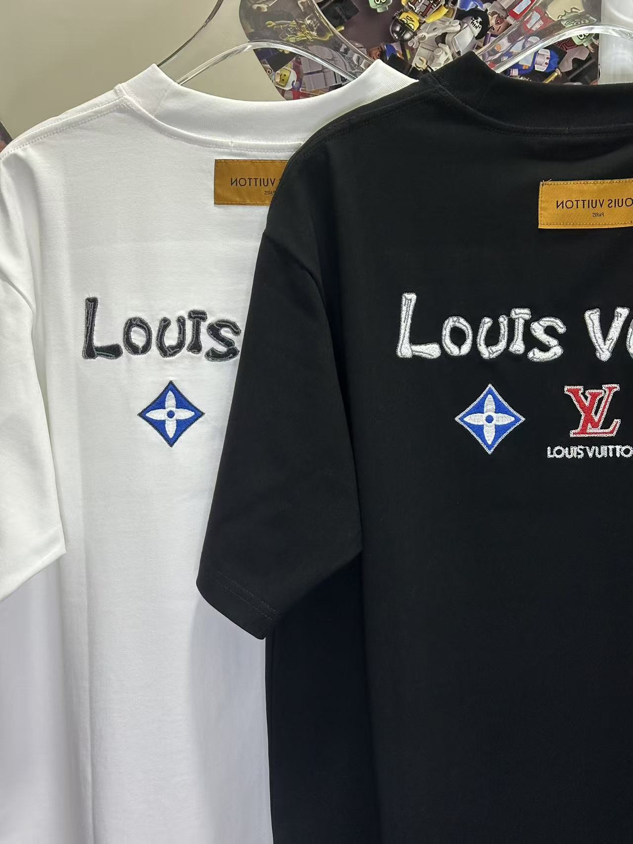 LOUIS VUITTON L26767 Short Sleeve T-Shirt Style 2