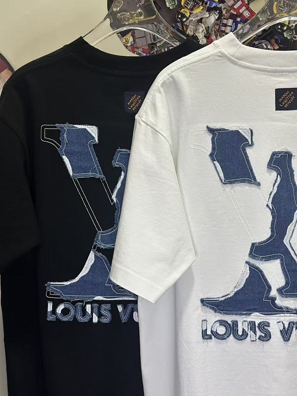 LOUIS VUITTON L26770 Short Sleeve T-Shirt Style 1
