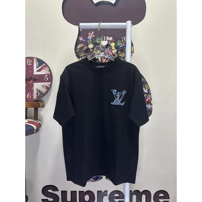 LOUIS VUITTON L26770 Short Sleeve T-Shirt Style 2 01