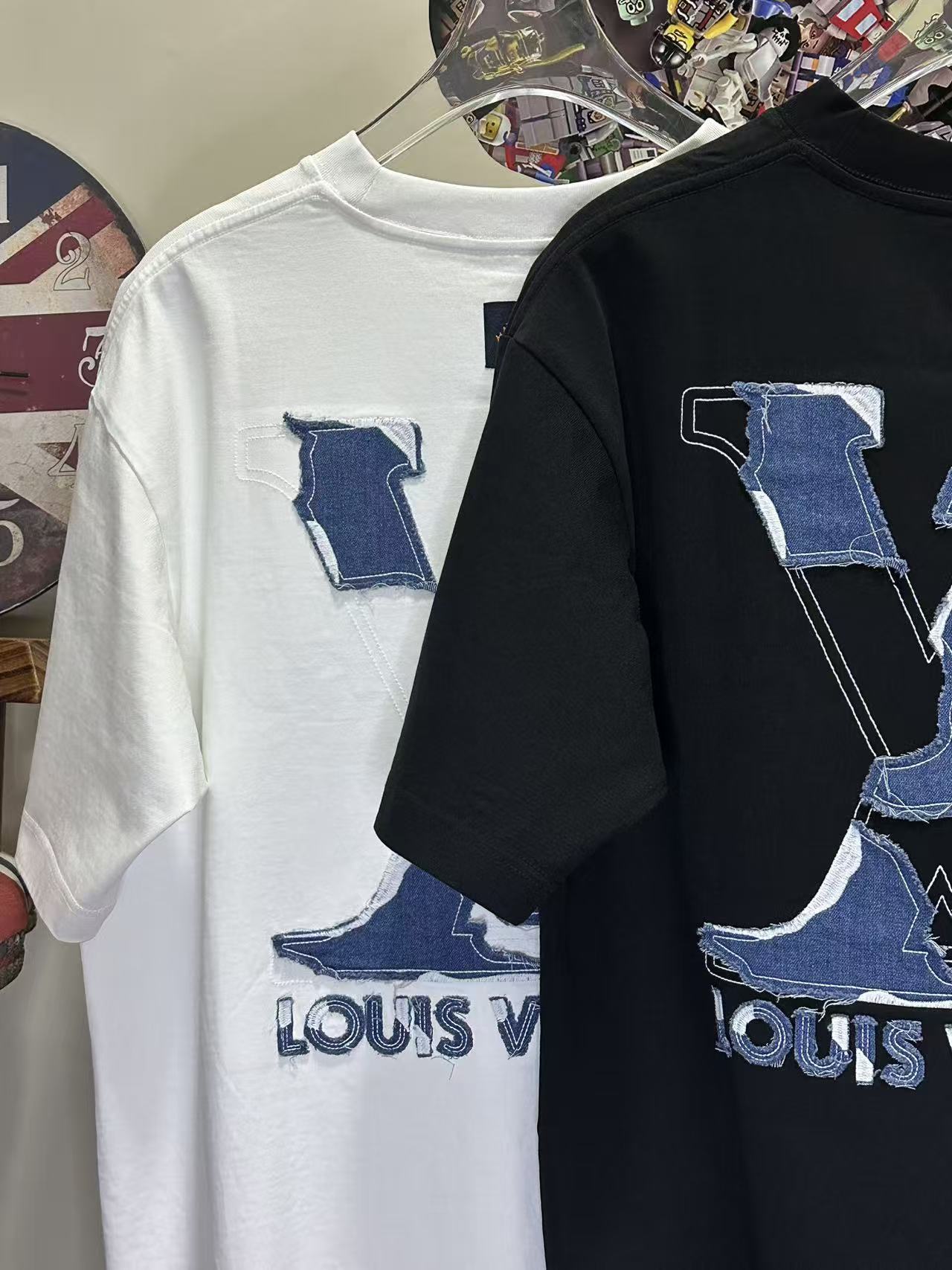 LOUIS VUITTON L26770 Short Sleeve T-Shirt Style 2