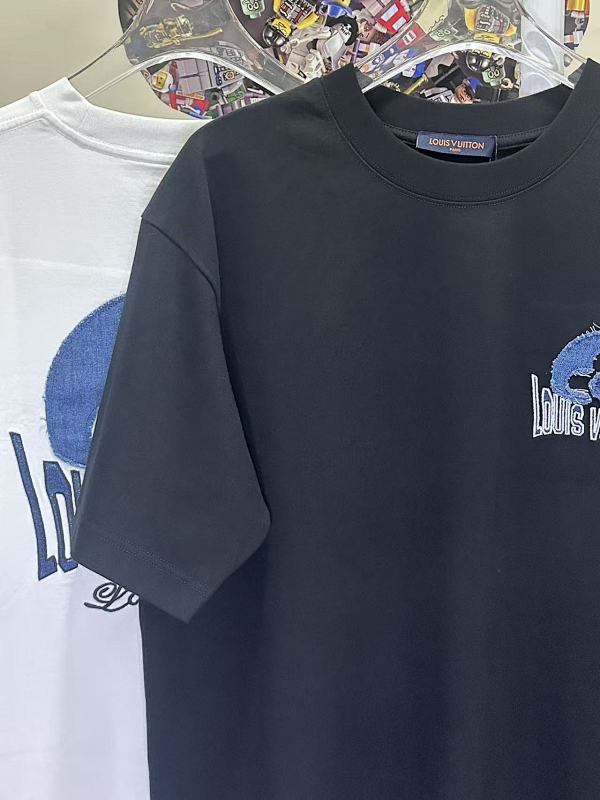 LOUIS VUITTON L26771 Short Sleeve T-Shirt Style 2