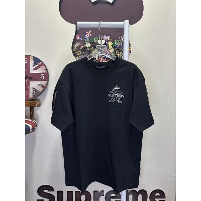 LOUIS VUITTON L26777 Short Sleeve T-Shirt Style 1 01