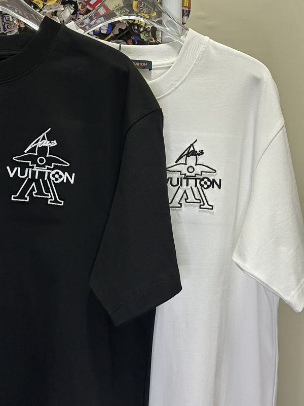 LOUIS VUITTON L26777 Short Sleeve T-Shirt Style 1