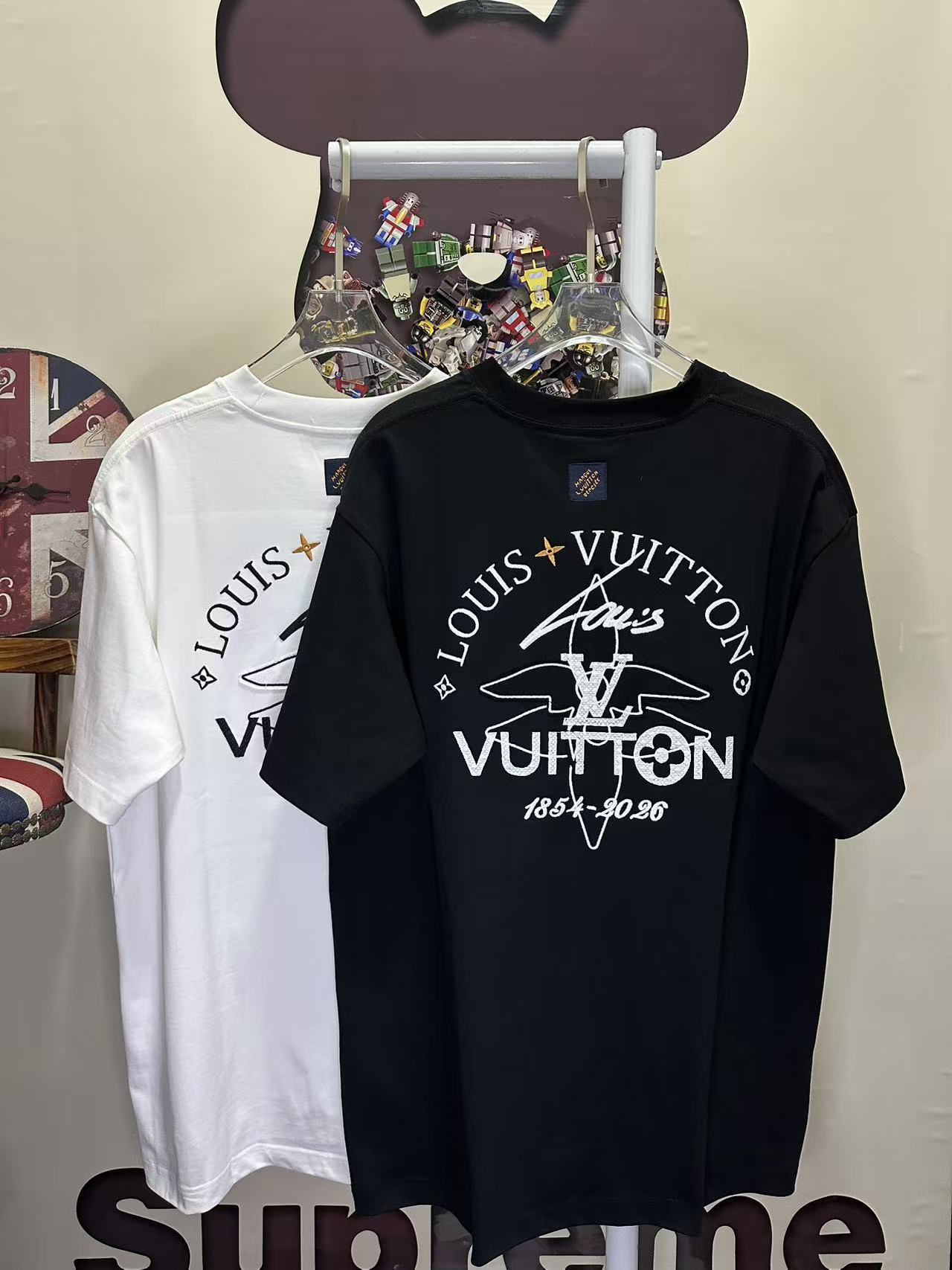 LOUIS VUITTON L26777 Short Sleeve T-Shirt Style 1