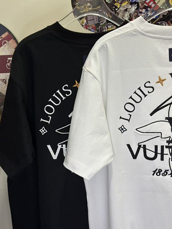 LOUIS VUITTON L26777 Short Sleeve T-Shirt Style 2