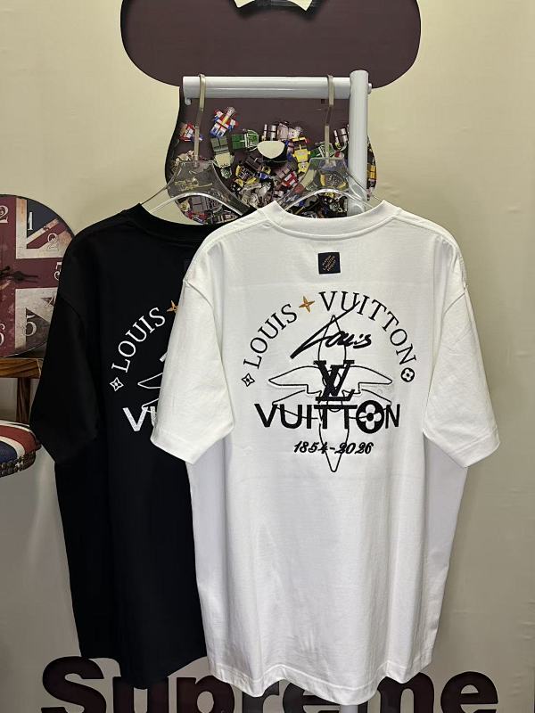 LOUIS VUITTON L26777 Short Sleeve T-Shirt Style 2
