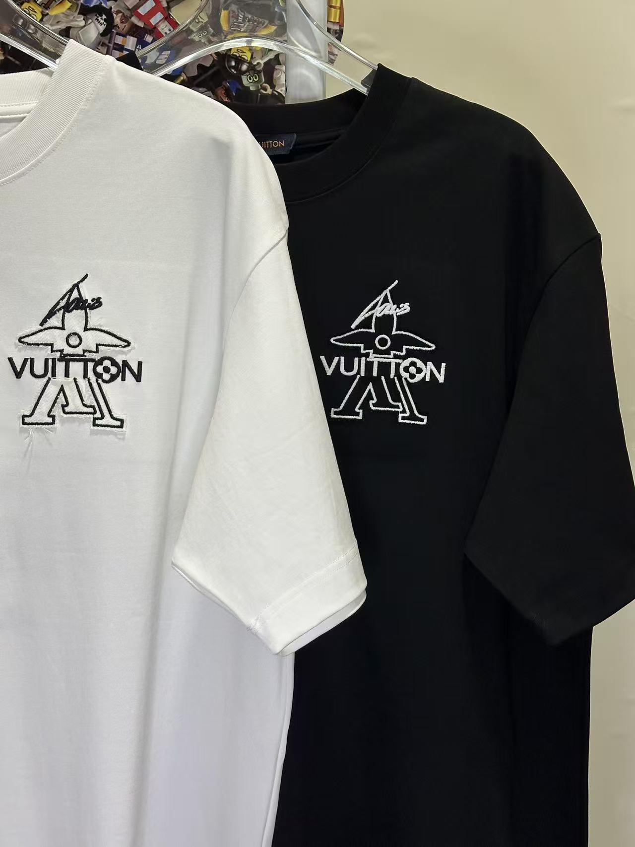 LOUIS VUITTON L26777 Short Sleeve T-Shirt Style 2