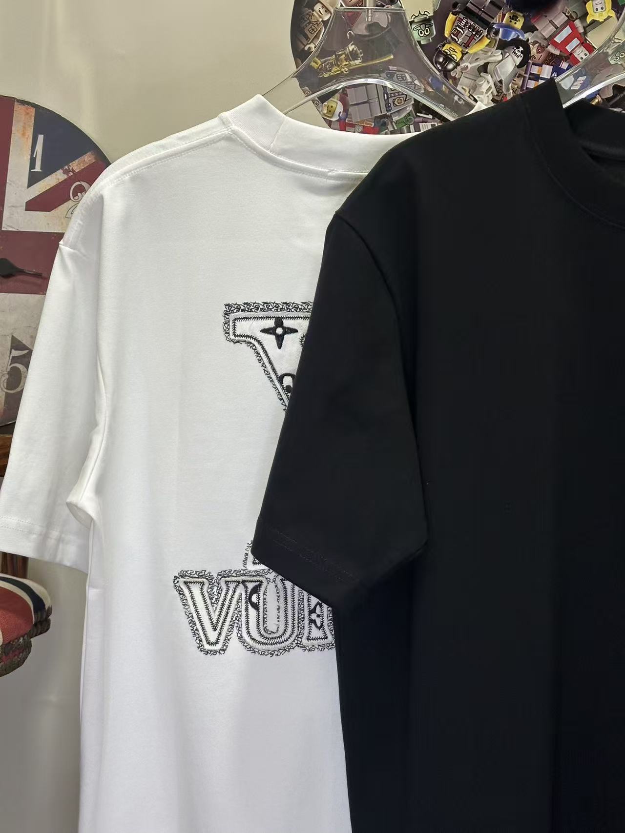 LOUIS VUITTON L26806 Short Sleeve T-Shirt Style 1