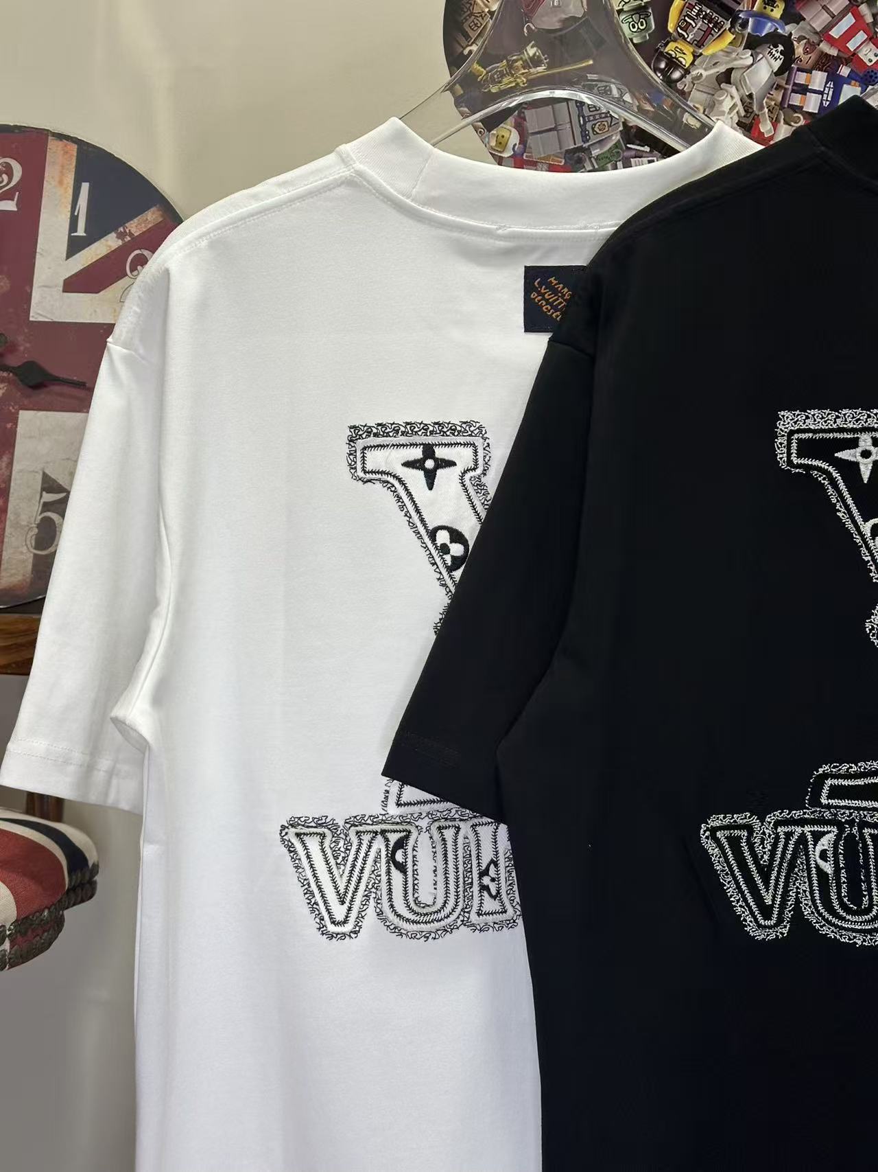 LOUIS VUITTON L26806 Short Sleeve T-Shirt Style 1