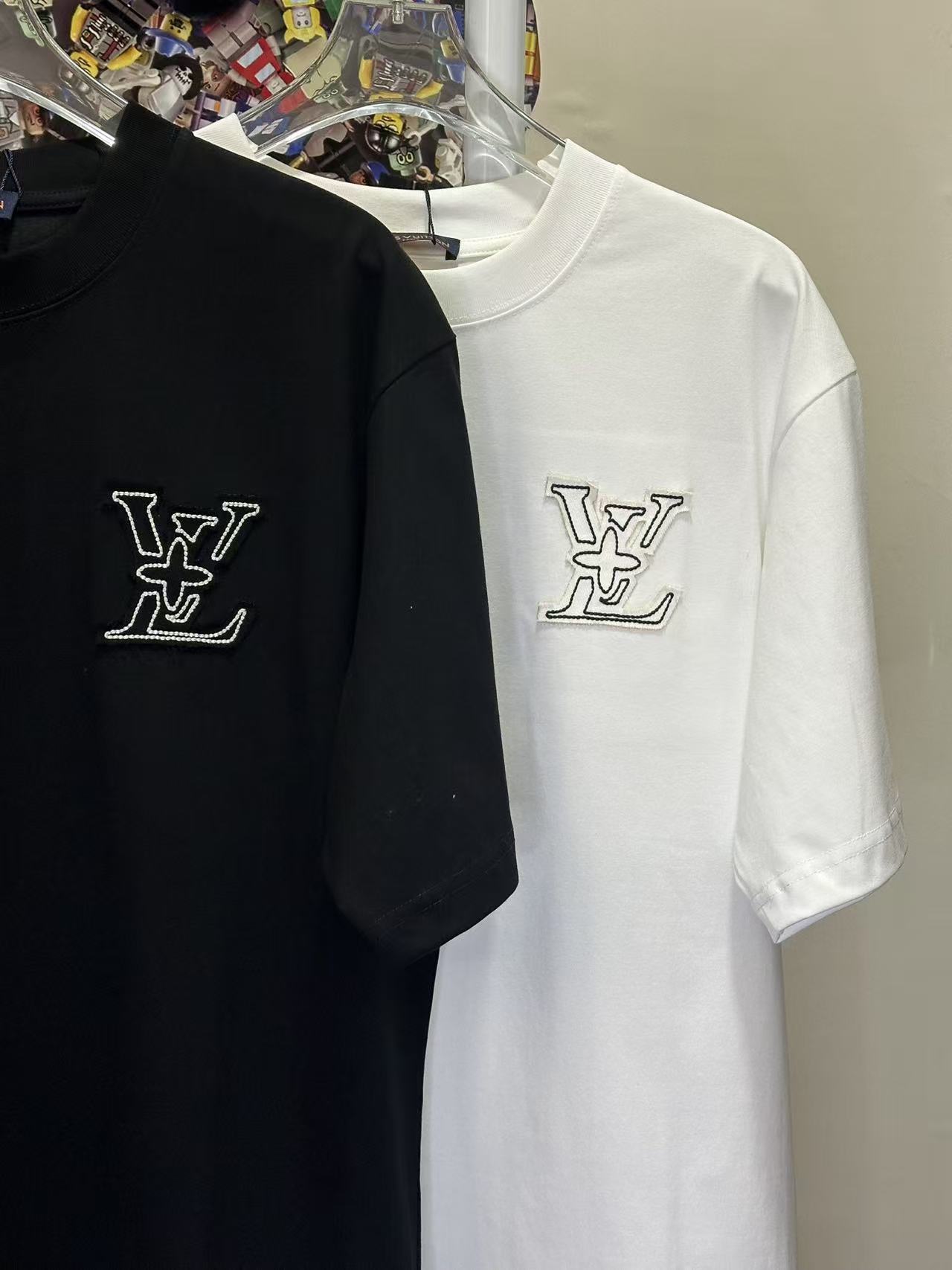 LOUIS VUITTON L26806 Short Sleeve T-Shirt Style 1