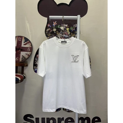 LOUIS VUITTON L26806 Short Sleeve T-Shirt Style 2 01