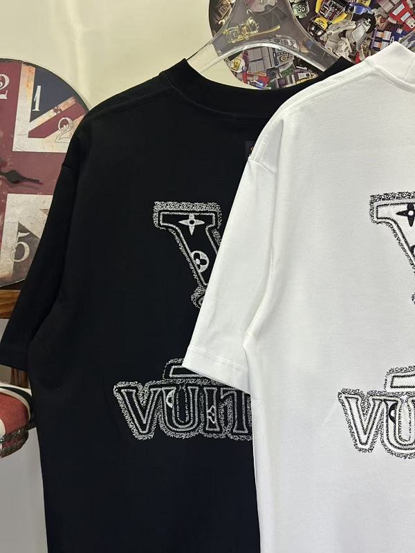 LOUIS VUITTON L26806 Short Sleeve T-Shirt Style 2