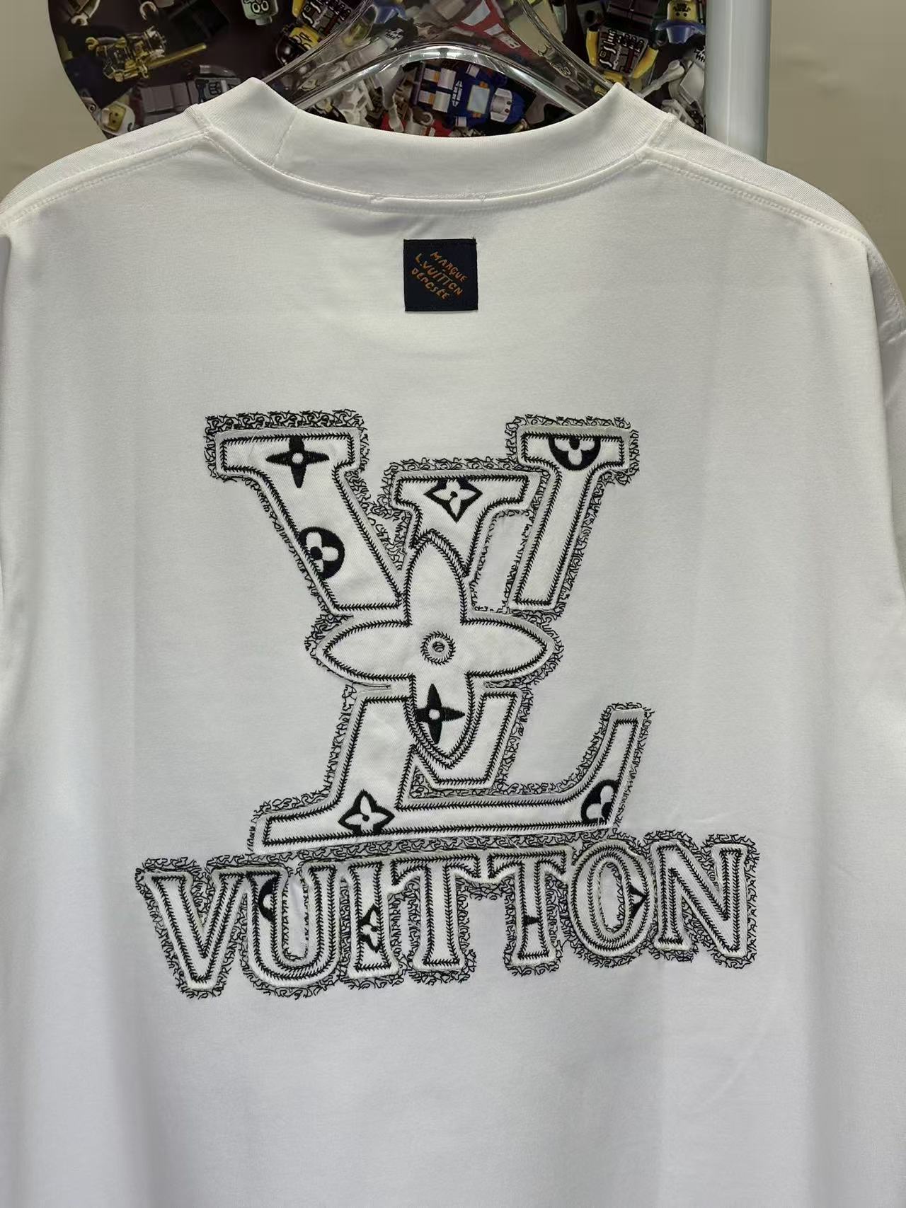 LOUIS VUITTON L26806 Short Sleeve T-Shirt Style 2