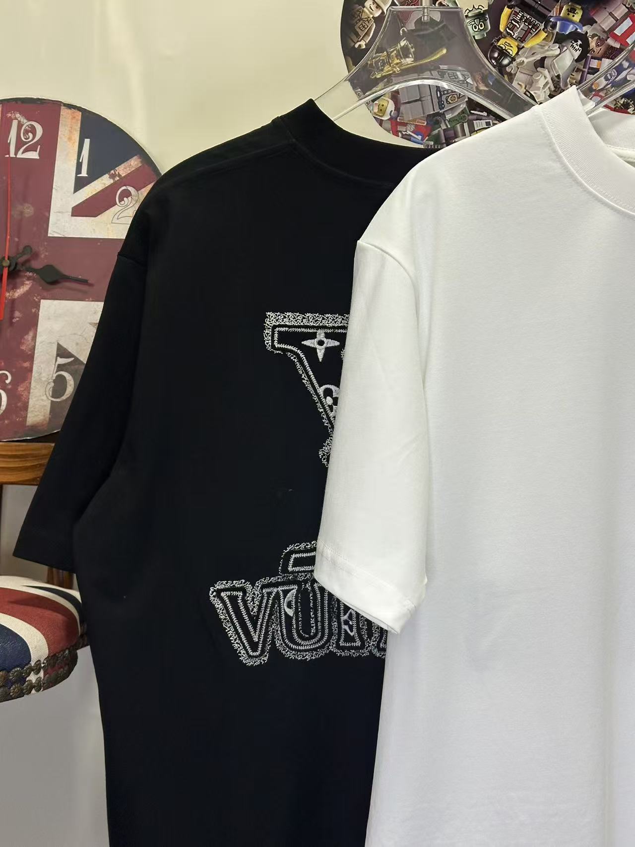 LOUIS VUITTON L26806 Short Sleeve T-Shirt Style 2