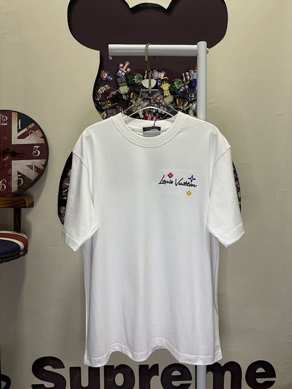 LOUIS VUITTON L26816 Short Sleeve T-Shirt Style 1
