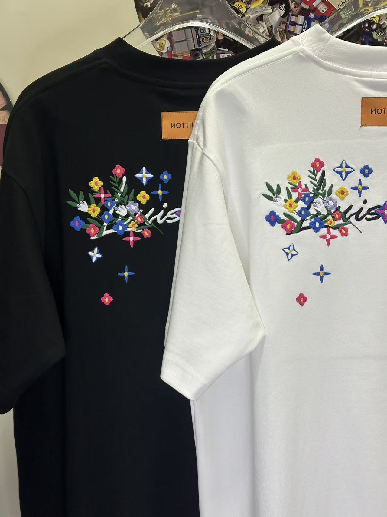 LOUIS VUITTON L26816 Short Sleeve T-Shirt Style 1