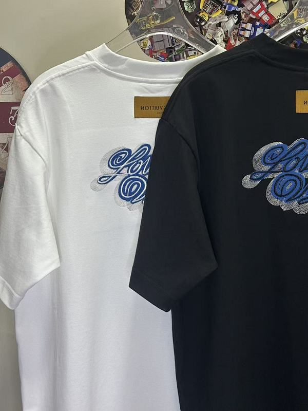 LOUIS VUITTON L26816 Short Sleeve T-Shirt Style 2