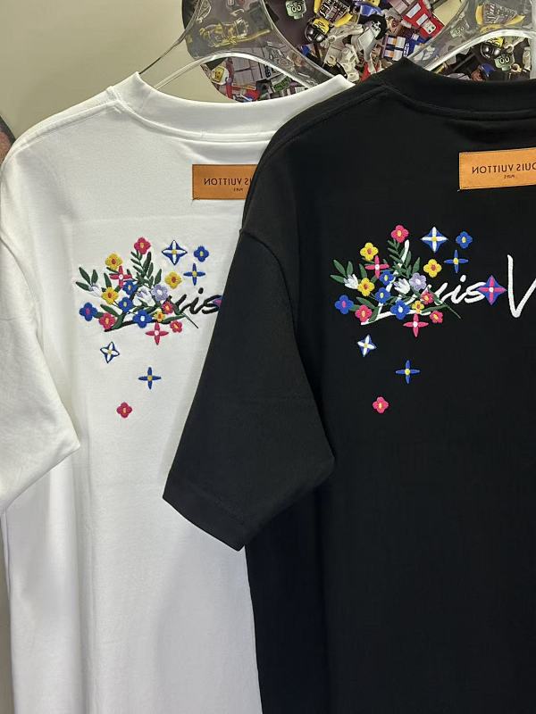 LOUIS VUITTON L26816 Short Sleeve T-Shirt Style 2