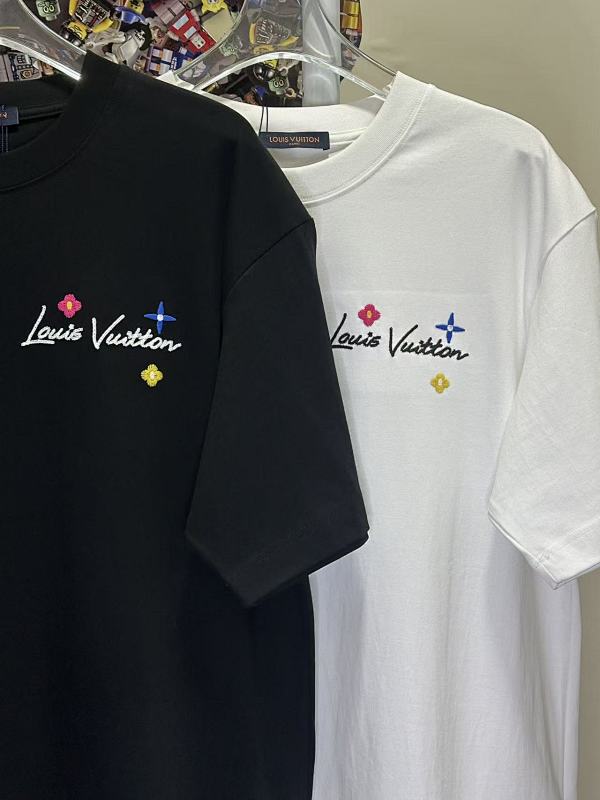 LOUIS VUITTON L26816 Short Sleeve T-Shirt Style 2