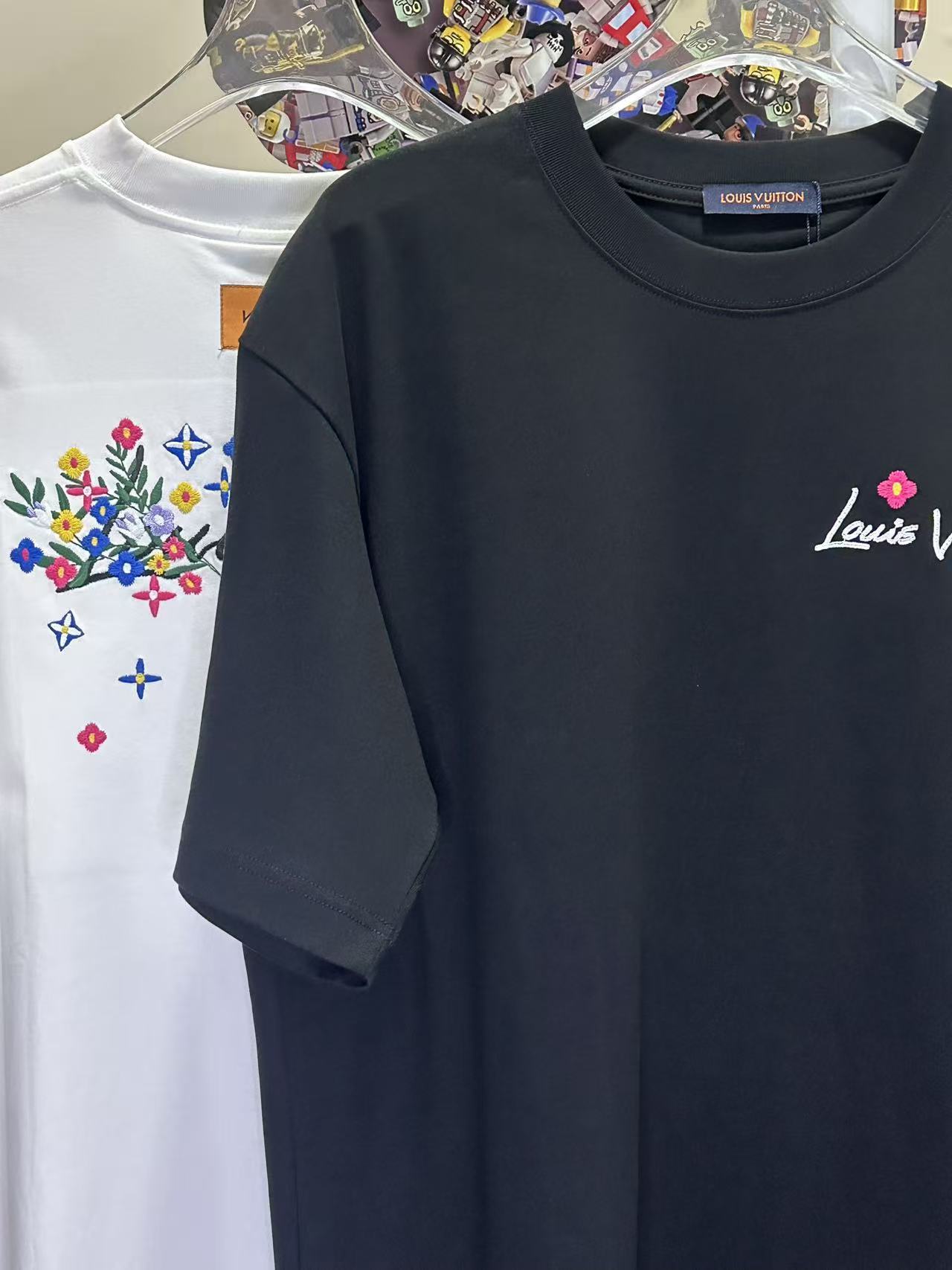 LOUIS VUITTON L26816 Short Sleeve T-Shirt Style 2