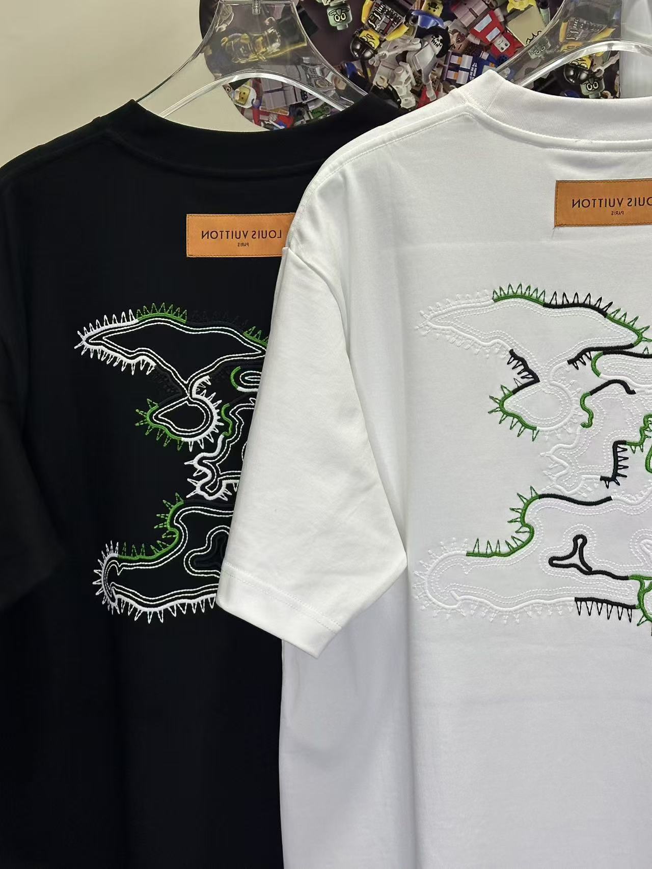LOUIS VUITTON L26866 Short Sleeve T-Shirt Style 1