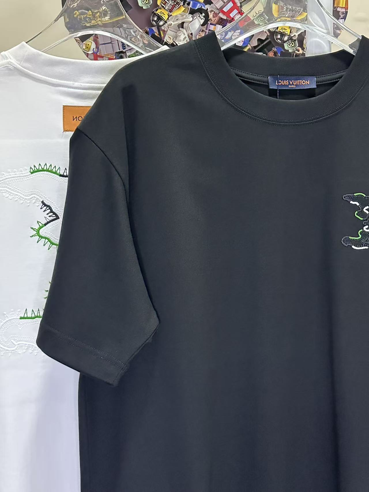 LOUIS VUITTON L26866 Short Sleeve T-Shirt Style 2