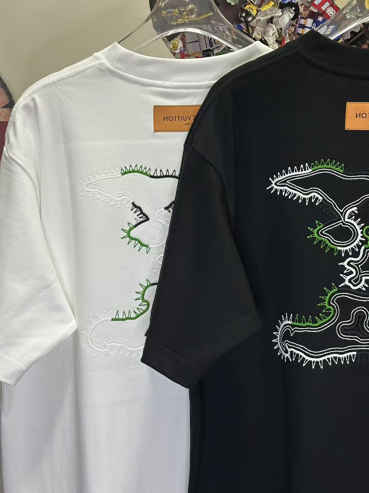LOUIS VUITTON L26866 Short Sleeve T-Shirt Style 2