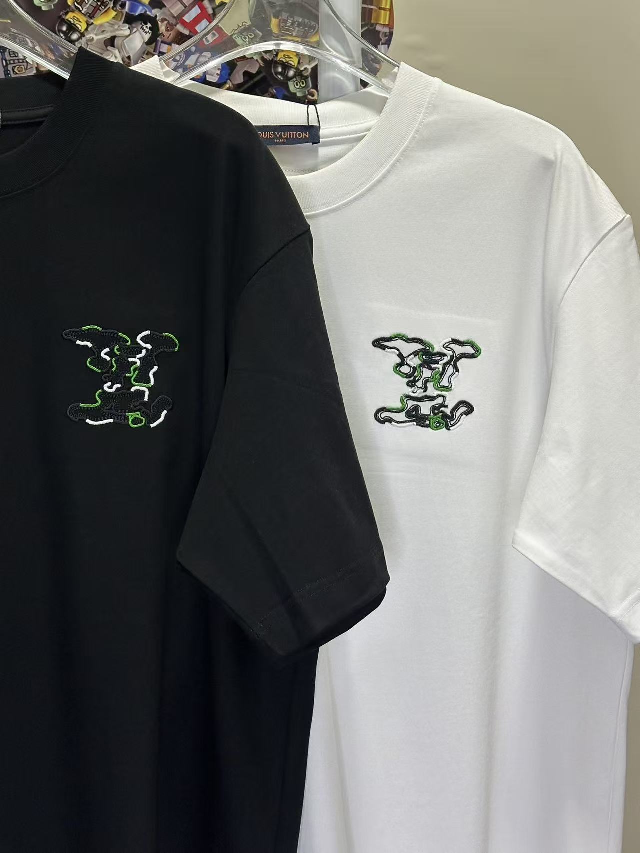 LOUIS VUITTON L26866 Short Sleeve T-Shirt Style 2