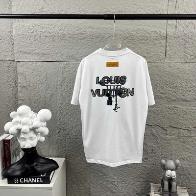 LOUIS VUITTON Letter Black Short Sleeve T-Shirt 01