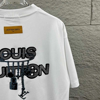 LOUIS VUITTON Letter Black Short Sleeve T-Shirt 02