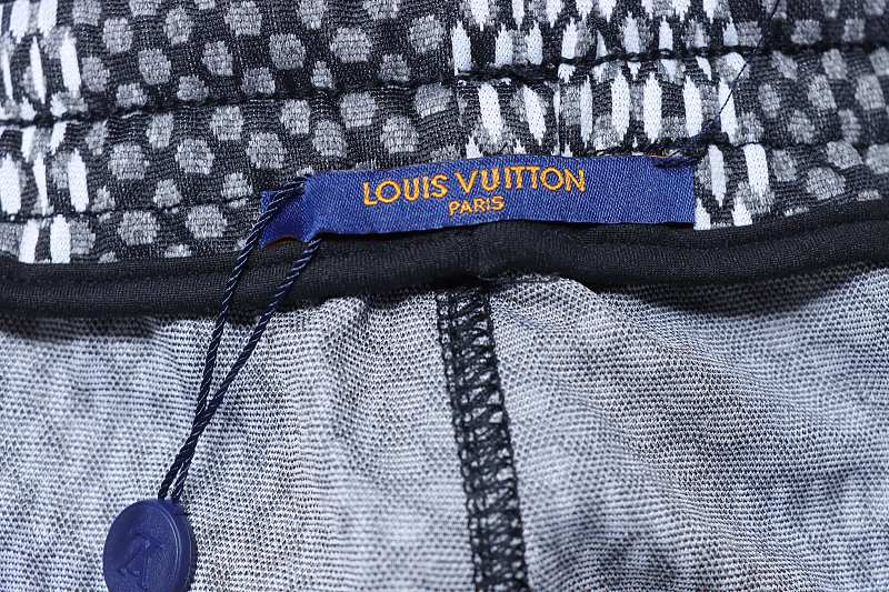 LOUIS VUITTON Letter Checkerboard Logo Black Shorts