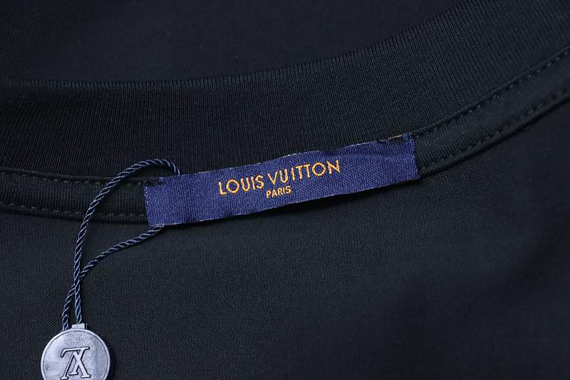 LOUIS VUITTON Letter Monogram Chest Logo Short Sleeve T-Shirt Style 2