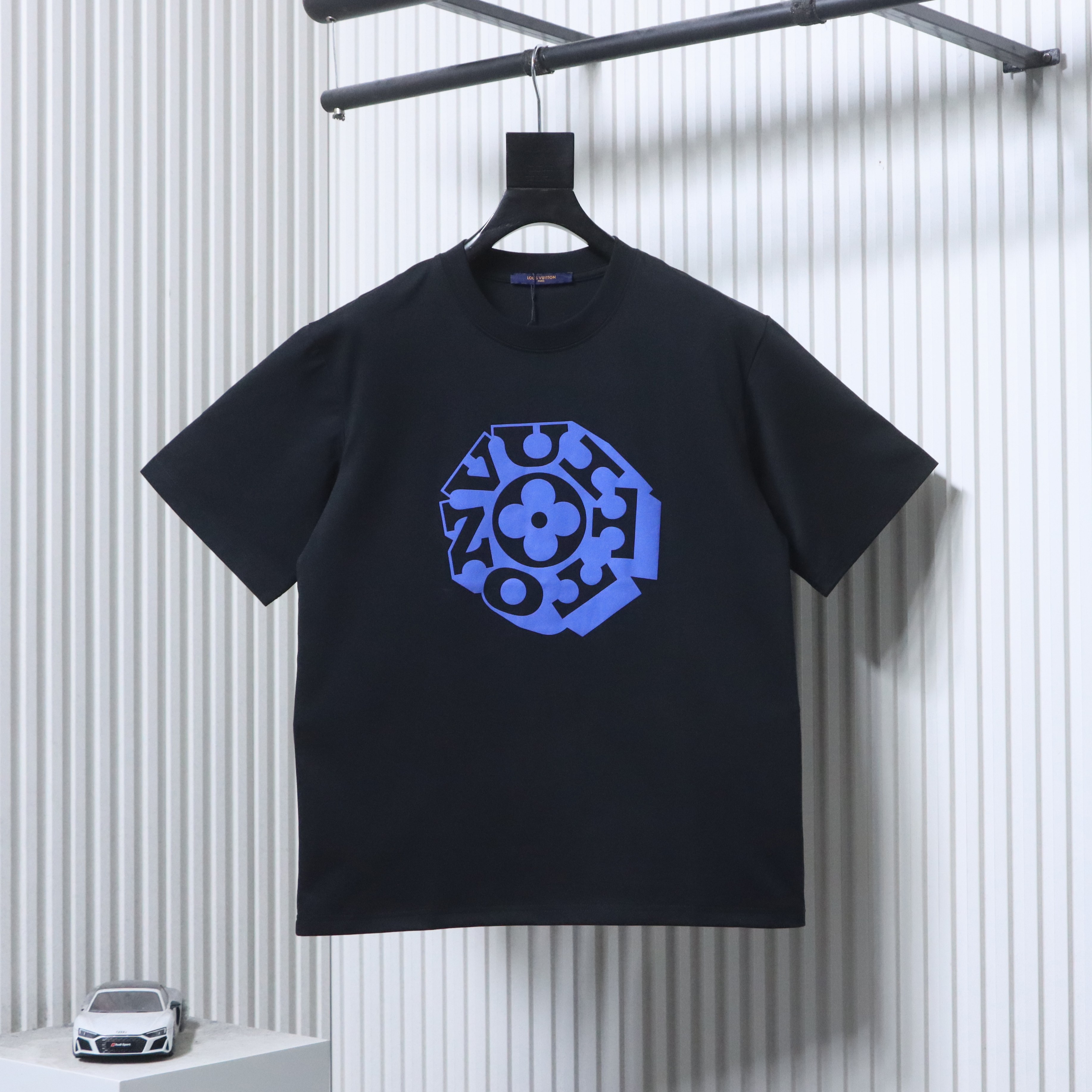LOUIS VUITTON Letter Monogram Chest Logo Short Sleeve T-Shirt Style 2