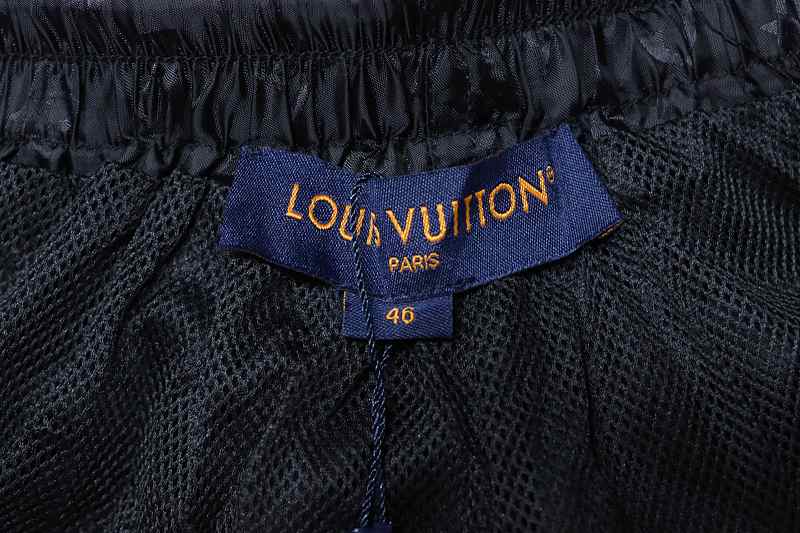 LOUIS VUITTON Logo Black Shorts