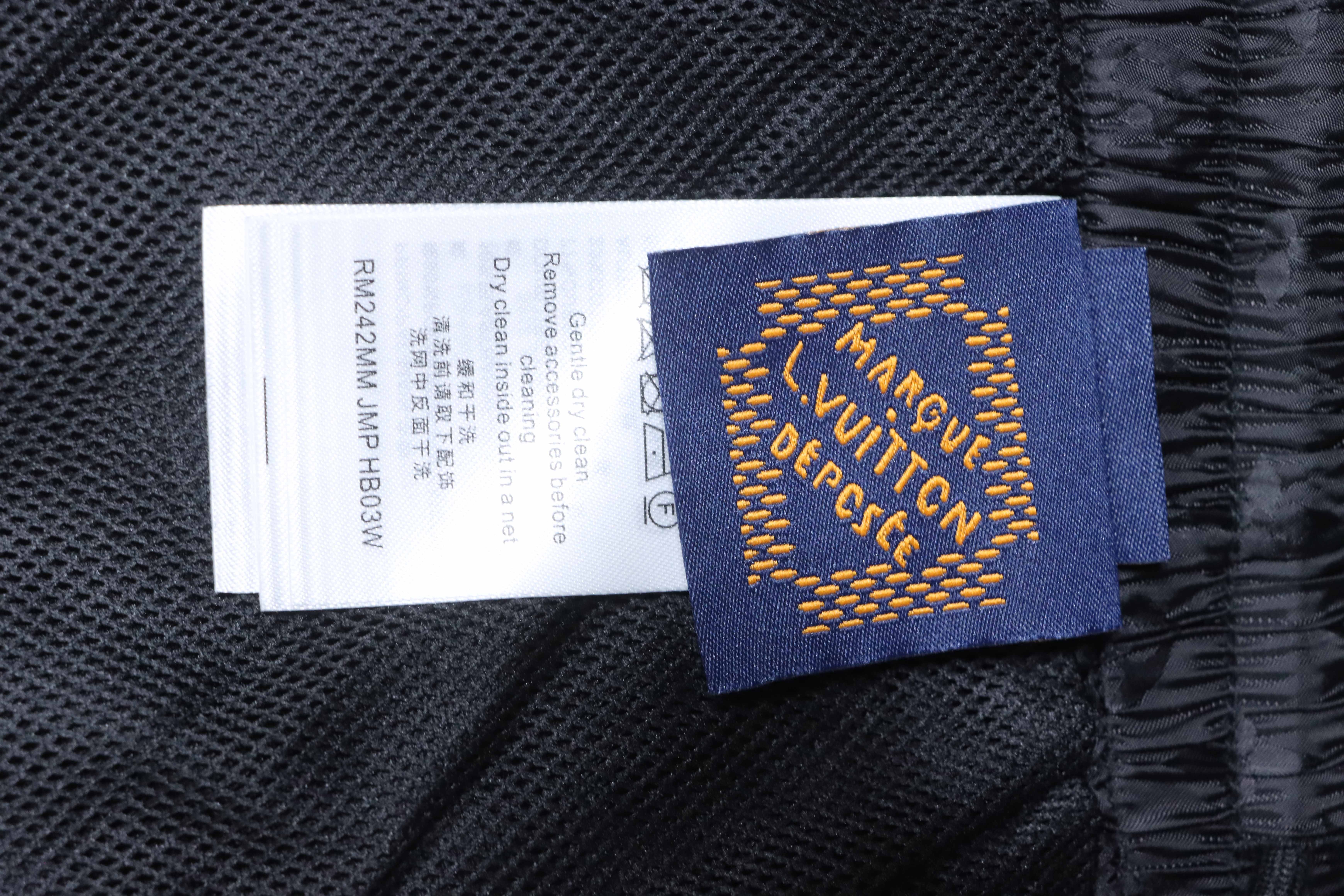 LOUIS VUITTON Logo Black Shorts