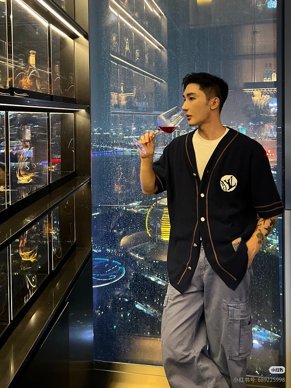 LOUIS VUITTON Logo Short Sleeve T-Shirt