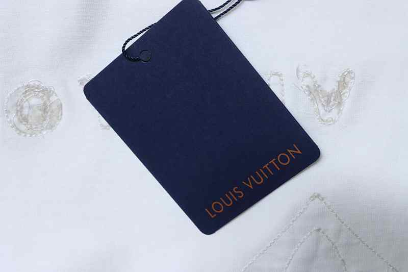 LOUIS VUITTON Logo Short Sleeve T-Shirt Style 4