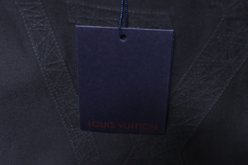 LOUIS VUITTON Monogram Embroidery Line Logo Short Sleeve T-Shirt Style 1