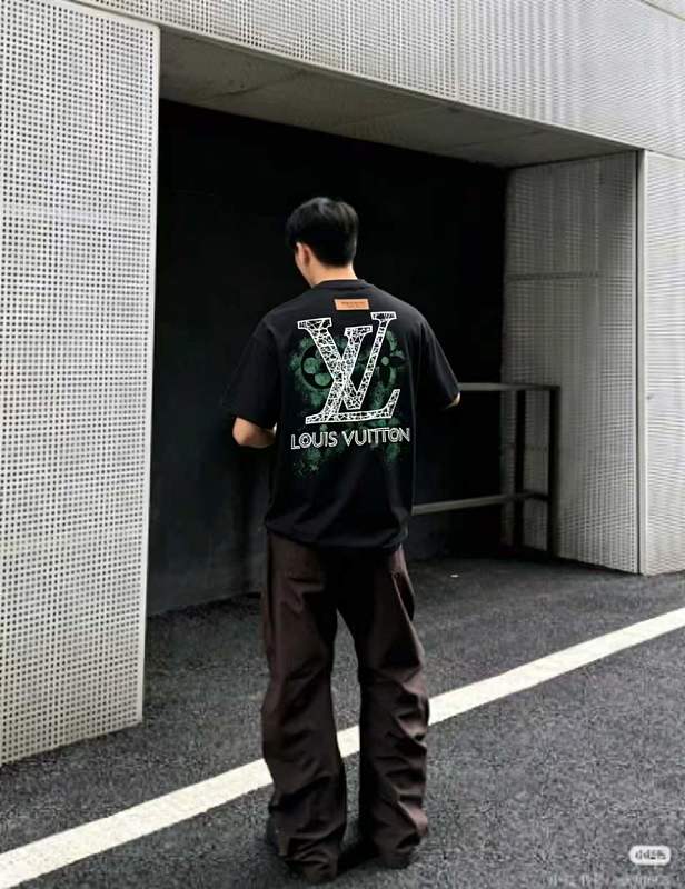 LOUIS VUITTON Monogram Embroidery Line Logo Short Sleeve T-Shirt Style 1