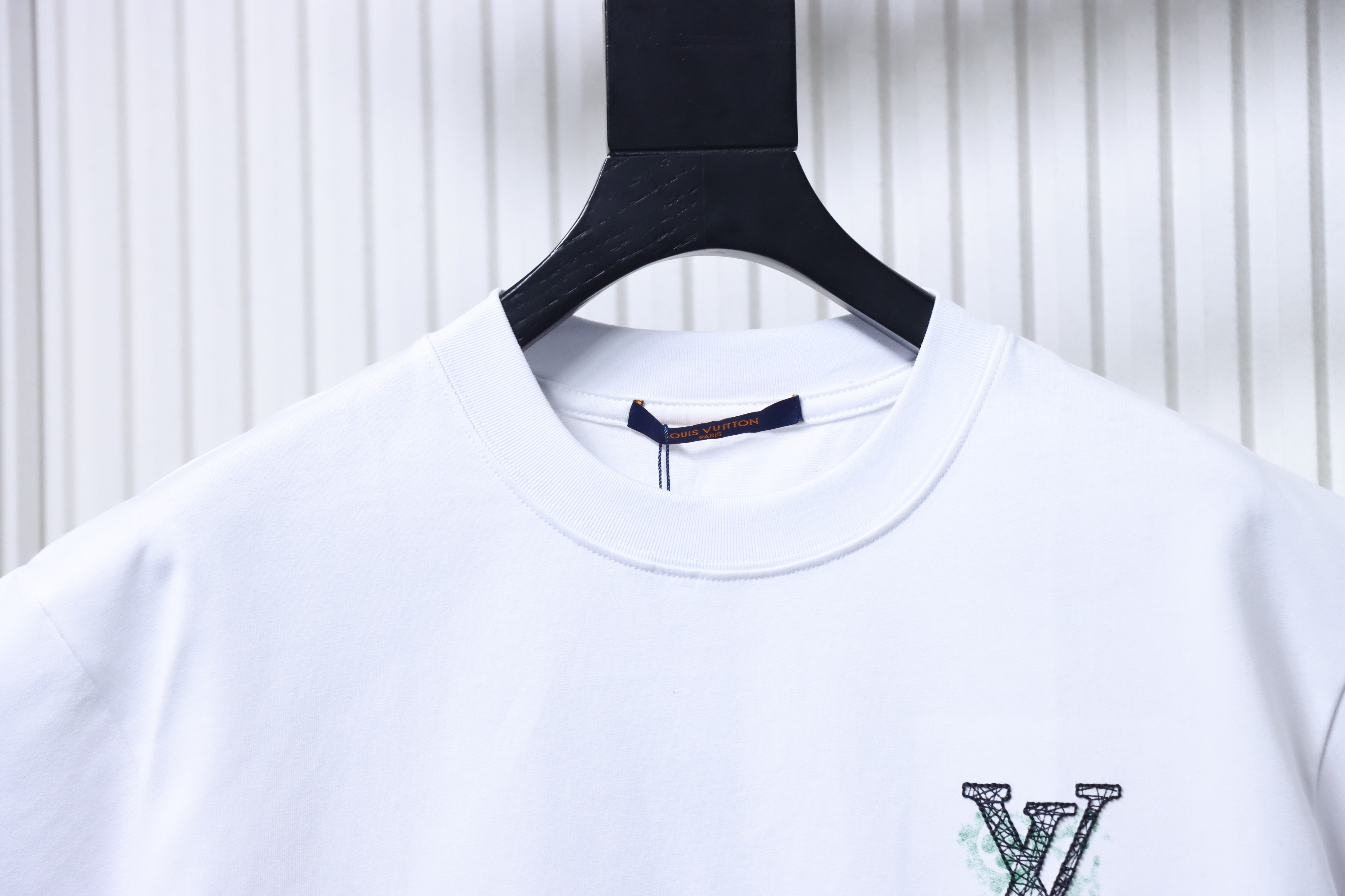 LOUIS VUITTON Monogram Embroidery Line Logo Short Sleeve T-Shirt Style 2