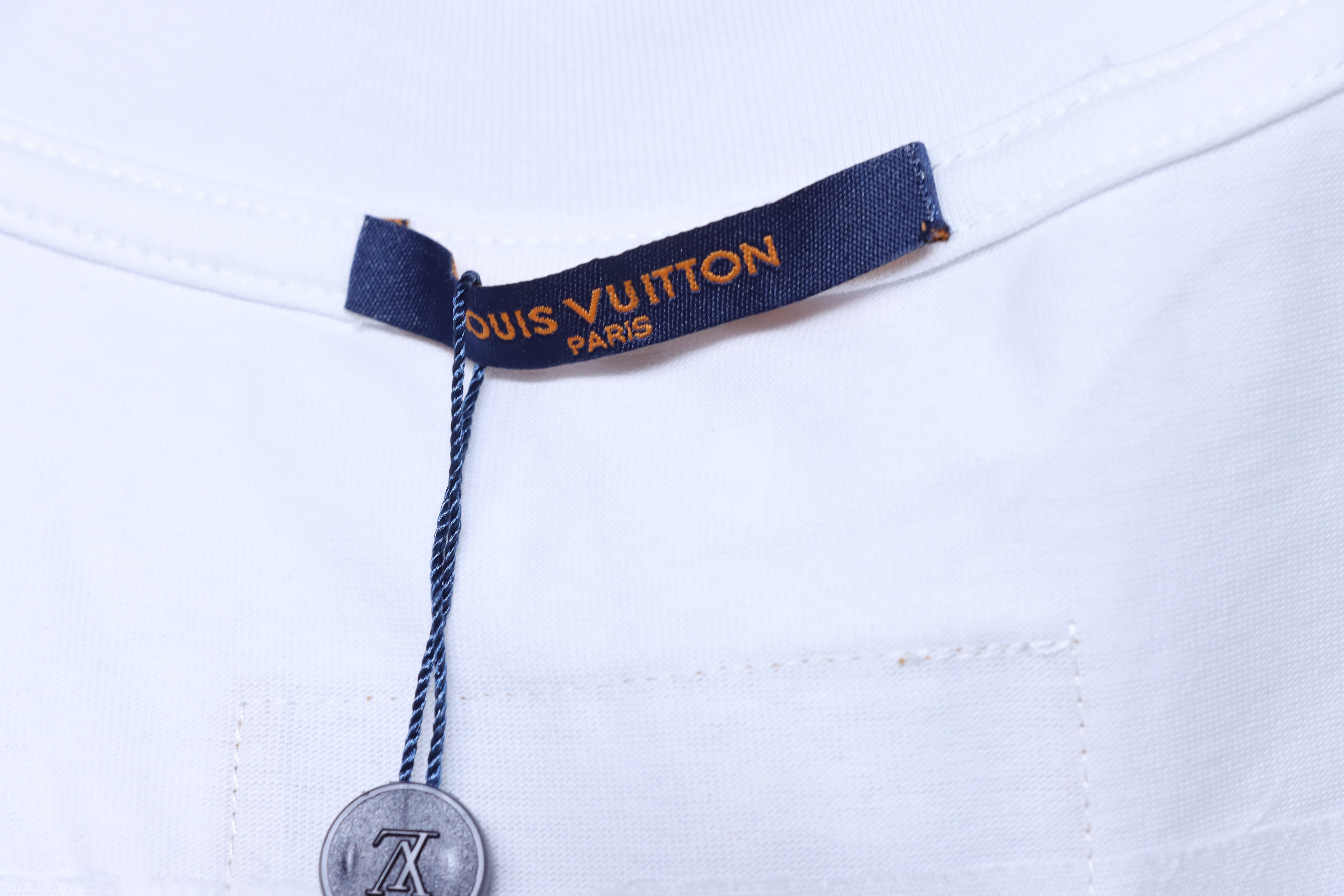 LOUIS VUITTON Monogram Embroidery Line Logo Short Sleeve T-Shirt Style 2